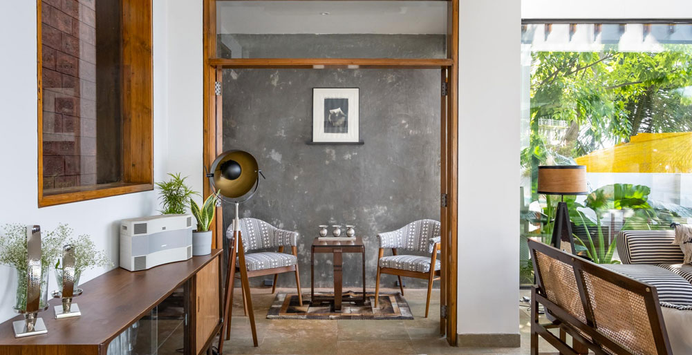 Glasshouse On The Bay - Modern fixtures